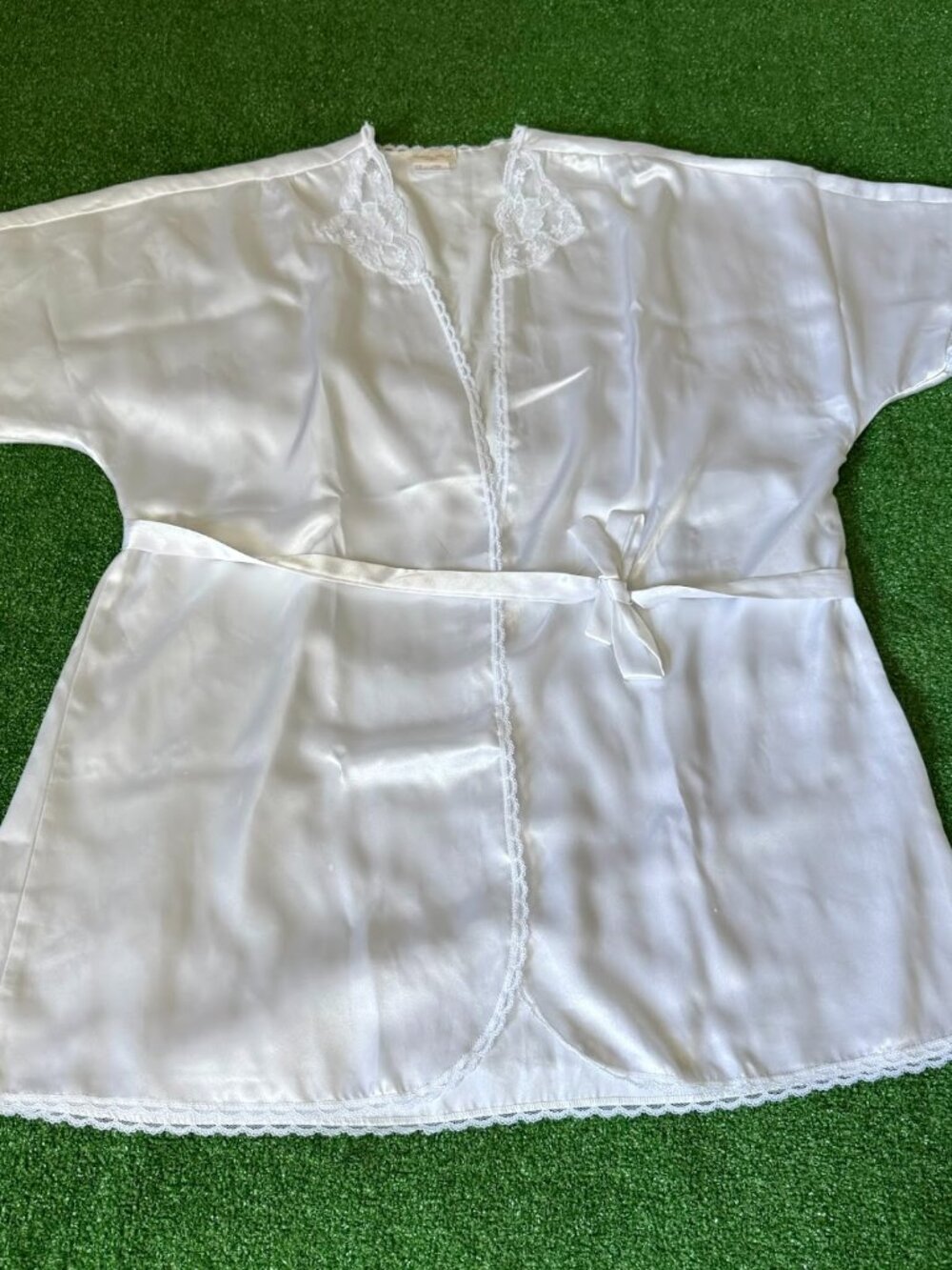 Vintage Inner Most White Satin Lace Trim Robe Made In USA Loungewear Size L